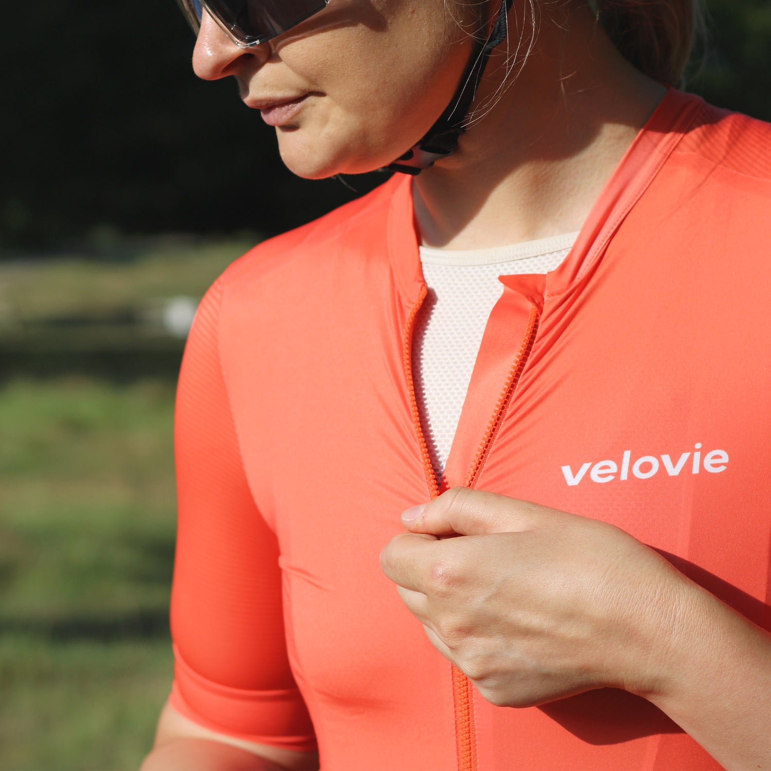 Element Training Jersey Feature - Vislon locking zip YKK