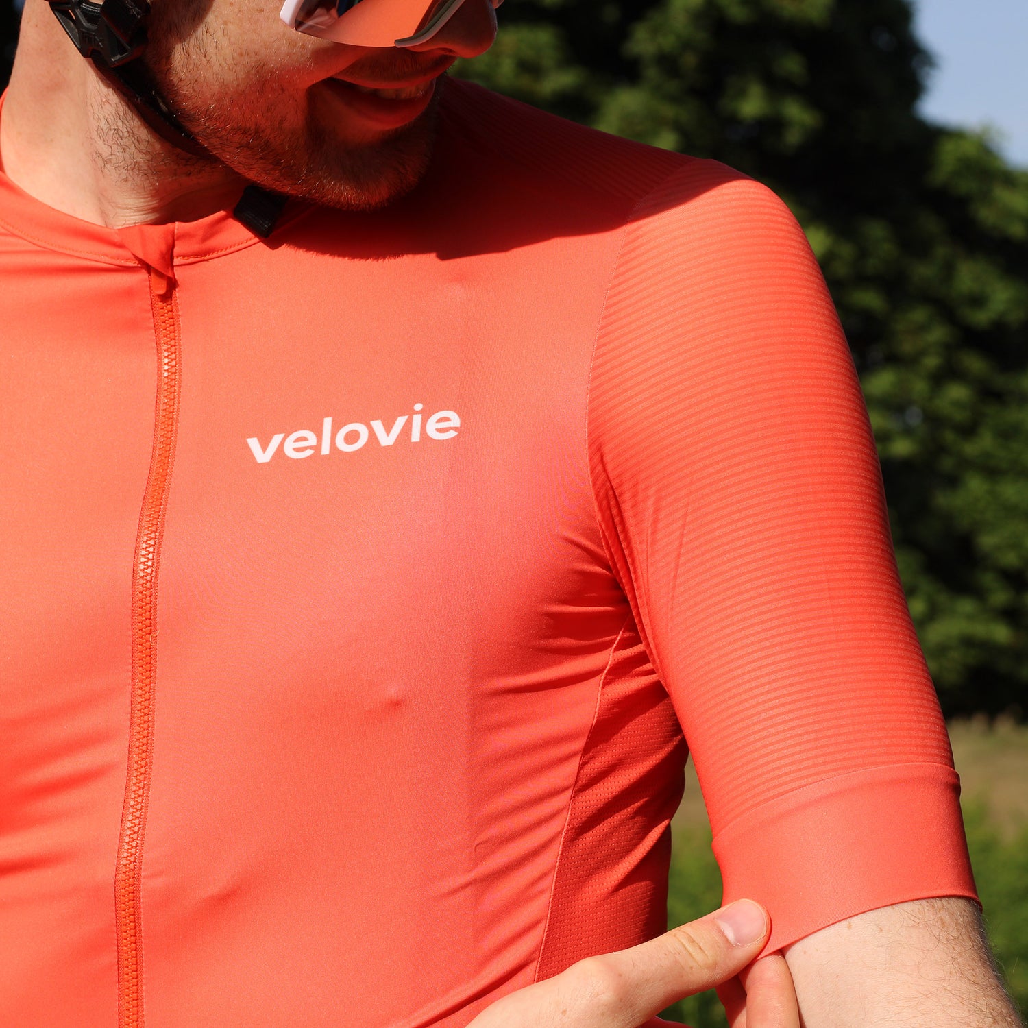 Element cycling jersey feature - constructed cuff