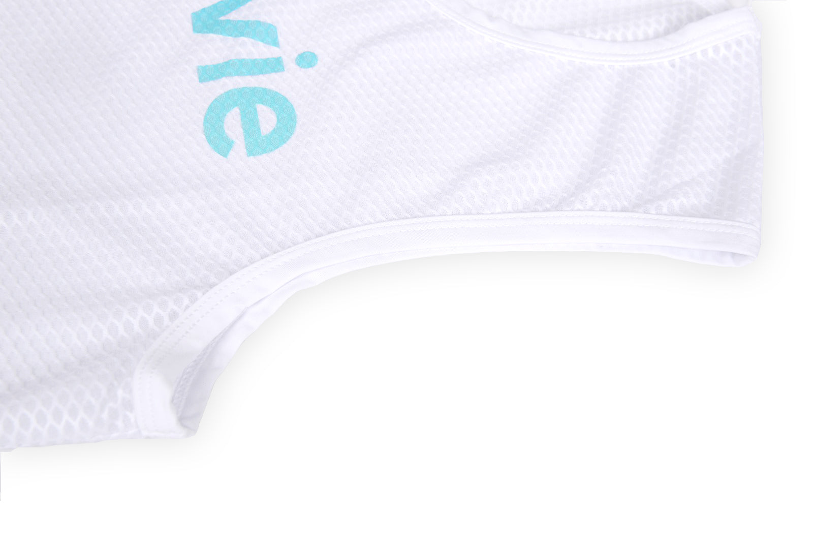 Pro mesh Base Layer Velovie detail on the shoulder hem