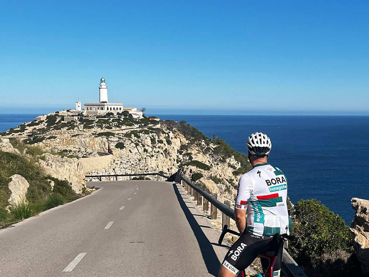 Approaching the lighthouse