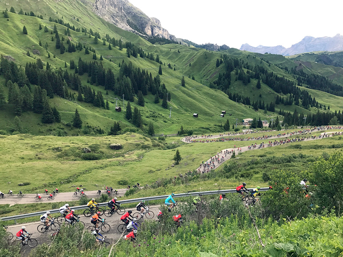 Maratona Dolomites chicane of cyclists